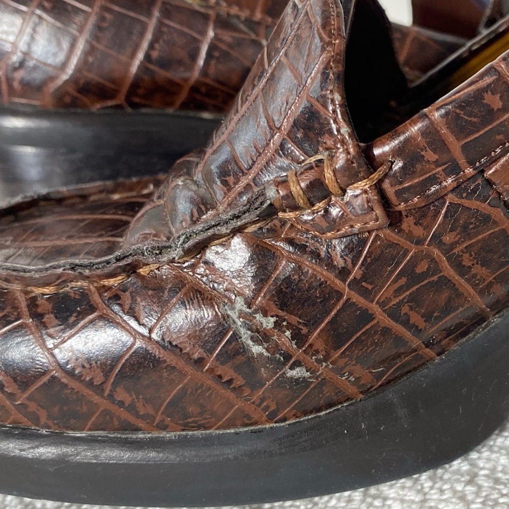 Vintage 90s Skechers Brown Croc Embossed Faux Leather Chunky Heeled Loafers 6.5 - Picture 8 of 14